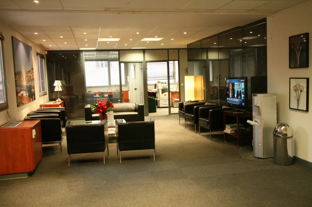 bureau 13006