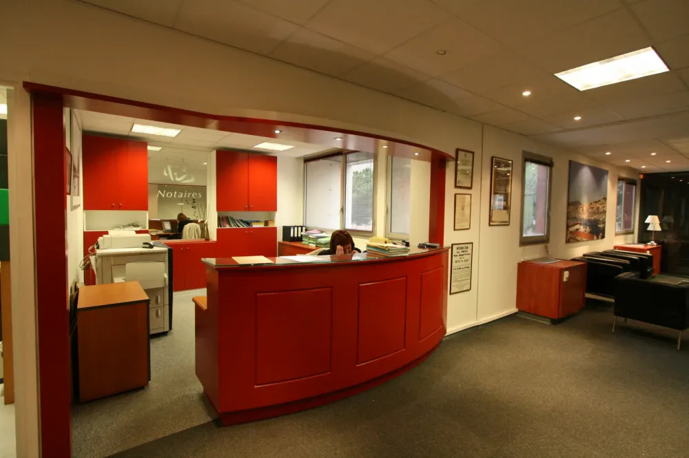 bureau 13006