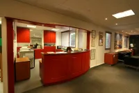 bureau 13006