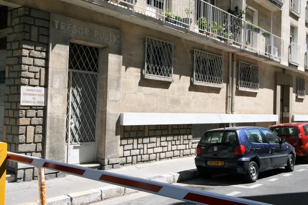 bureau 13007