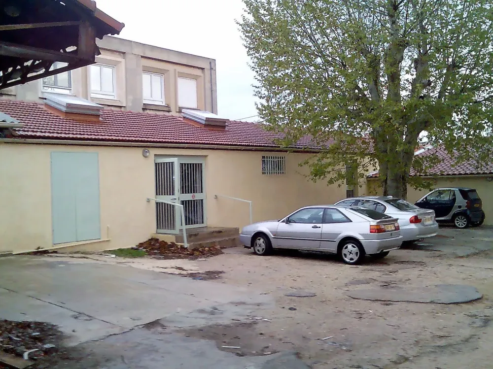 bureau 13011