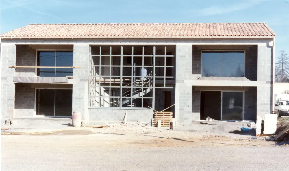 immeuble 04700